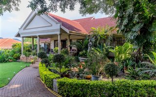 4 Bedroom House in Lynnwood Manor
