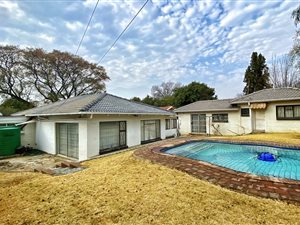 4 Bed House in Craighall Park