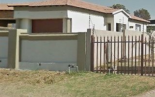 2 Bedroom House in Modelpark