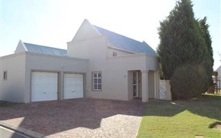 3 Bedroom House in Sonstraal Heights
