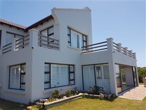4 Bed House in Santareme