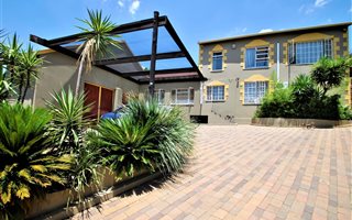 6 Bedroom House in Elandshaven