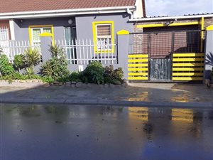 2 Bed House in Pelikan Park