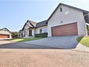 5 Bed House in Cotswold Downs Estate