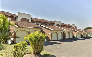 2 Bedroom Apartment in Arboretum