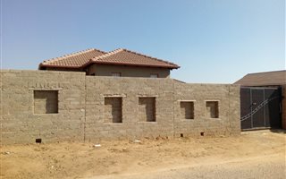 3 Bedroom House in Cosmo City