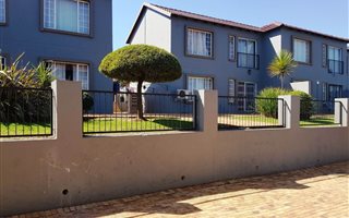 2 Bedroom Apartment in Wilgeheuwel