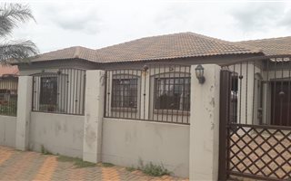 3 Bedroom House in Cultura Park