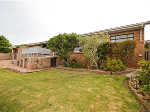 3 Bed House in Hartenbos Heuwels