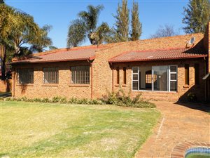 5 Bed House in Parkhill Gardens