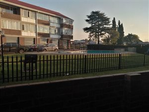 2 Bed Flat in Rhodesfield