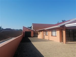 3 Bed House in Centenary Park