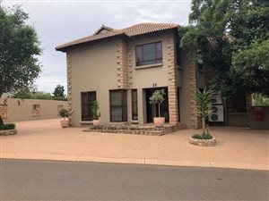 5 Bed House in Kameelfontein and surrounds