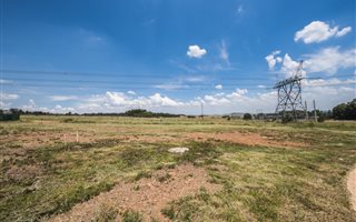 879 m² Land available in Eye of Africa