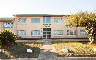 2 Bedroom Apartment in Adcockvale