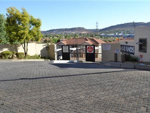 2 Bed Apartment in Wilgeheuwel