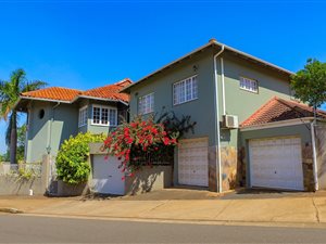 7 Bed House in Glenwood