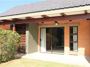Bachelor apartment in Retire at Midstream
