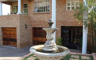 4 Bedroom House in Sterrewag