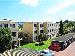2 Bed Apartment in Weltevreden Park
