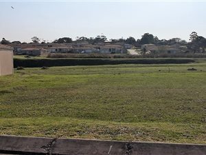 471 m² Land available in Gonubie