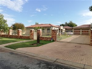 3 Bedroom House in Dunnottar