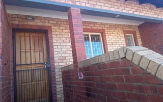 3 Bedroom Flat in Geelhoutpark