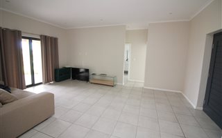 4 Bedroom House in Kraaibosch