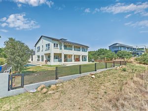 5 Bed House in Waterfall Country Estate