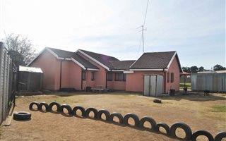 3 Bedroom House in Bonanne