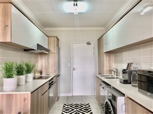 1 Bed Apartment in Hazeldean (Silverlakes Surroundings)
