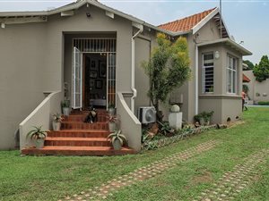 4 Bed House in Morningside