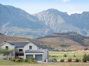 560 m² Land available in Robertson