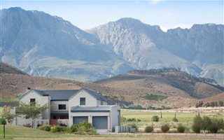 560 m² Land available in Robertson