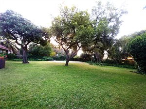 1983 m² Land available in Alphen Park