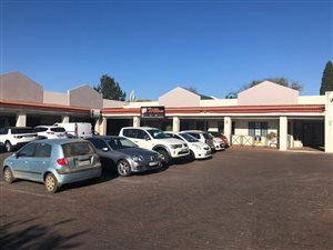 100 m² Office Space in Sundowner
