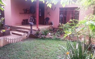 4 Bedroom House in Oos-Einde