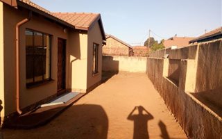 3 Bedroom House in Mahube Valley