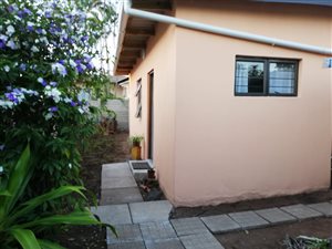 1 Bed Garden Cottage in Escombe