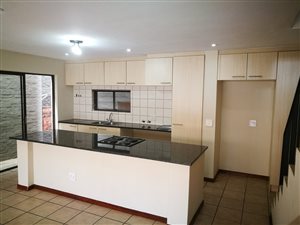 3 Bed Duplex in Faerie Glen