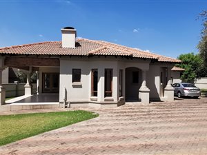 3 Bed House in Midlands Estate