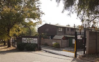 2 Bedroom Duplex in Meyerspark