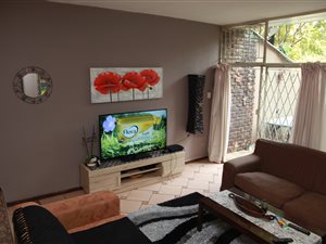 2 Bed Duplex in Meyerspark