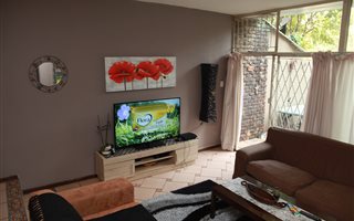 2 Bedroom Duplex in Meyerspark