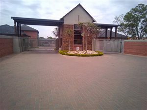 2 Bed Apartment in Andeon AH