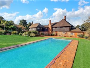4 Bed House in Westcliff