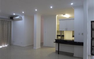3 Bedroom Apartment in Sheffield Beach