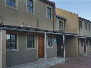 3 Bed Townhouse in Wynberg