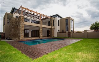 4 Bedroom House in Blue Valley Golf Estate
