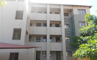 2 Bedroom Flat in Montclair